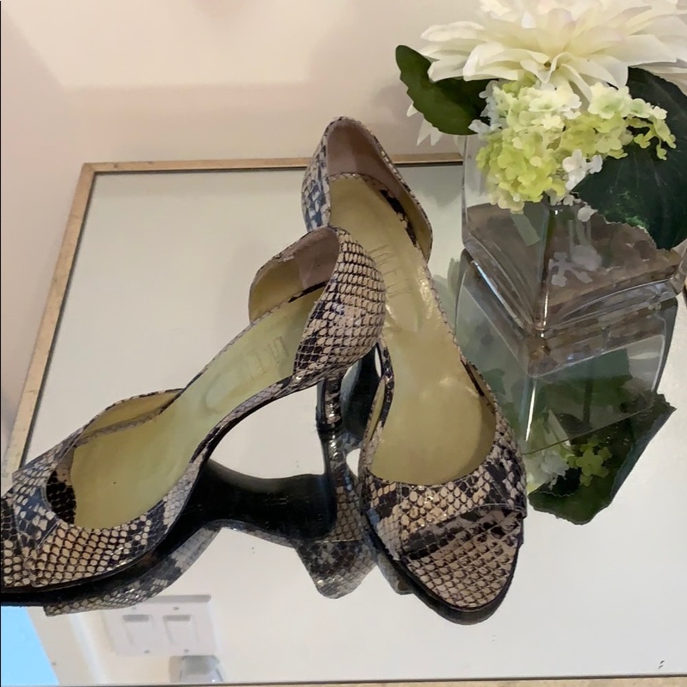 Vintage leather heel sandals